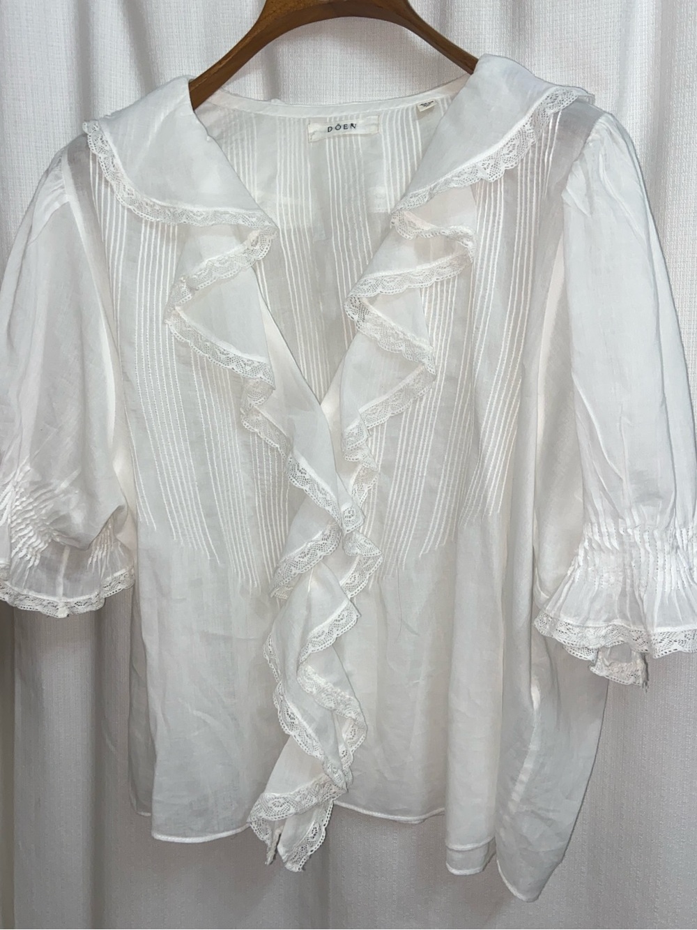 Doen Henri Top in Salt Ruffled V-Neck Pintuck Sheer Lace Cotton Boho Blouse